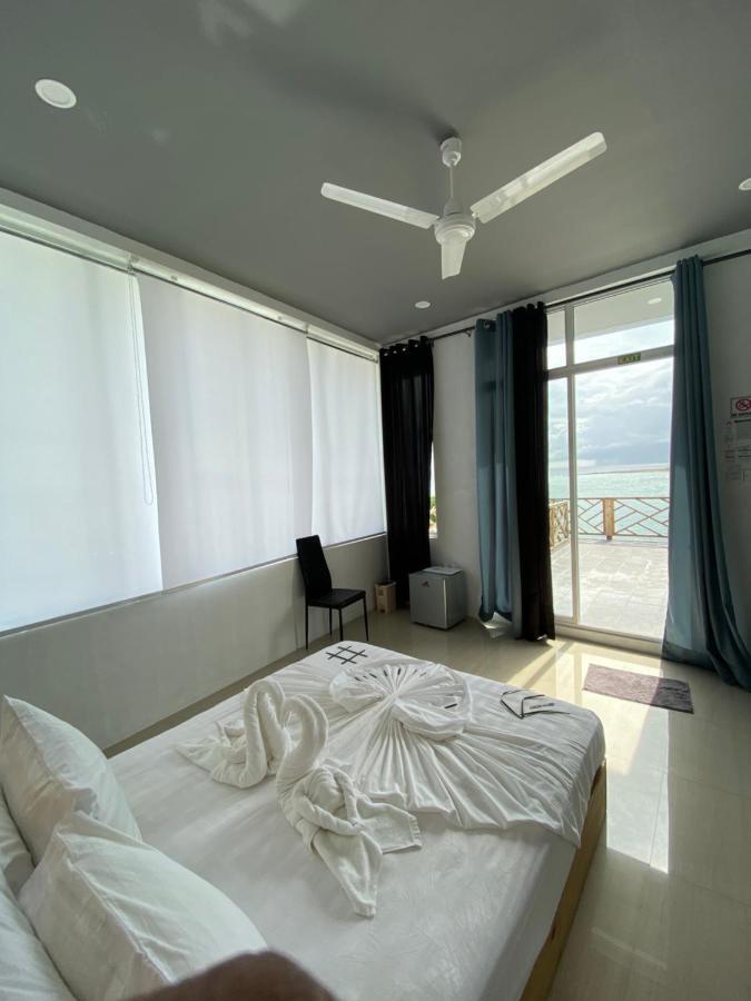 String Wave Maldives Otel Gulhi Dış mekan fotoğraf